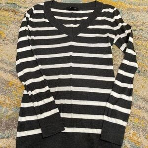 Forever 21 Gray and Cream Knit Long Sleeve Top